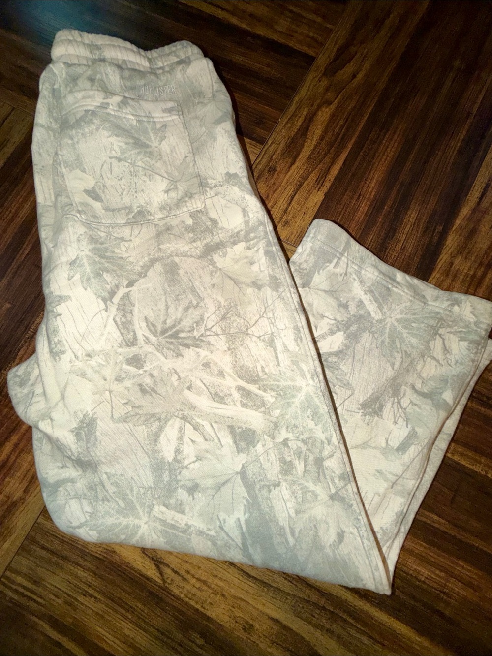 Hollister Light Gray Leaf-Print Jogger Pants